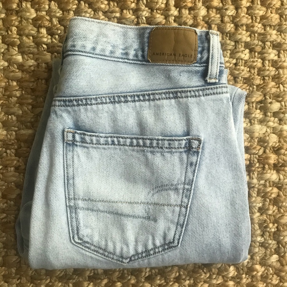 AEO All Cotton MOM JEANS Lightly Distressed Size 4 - Picture 13 of 15